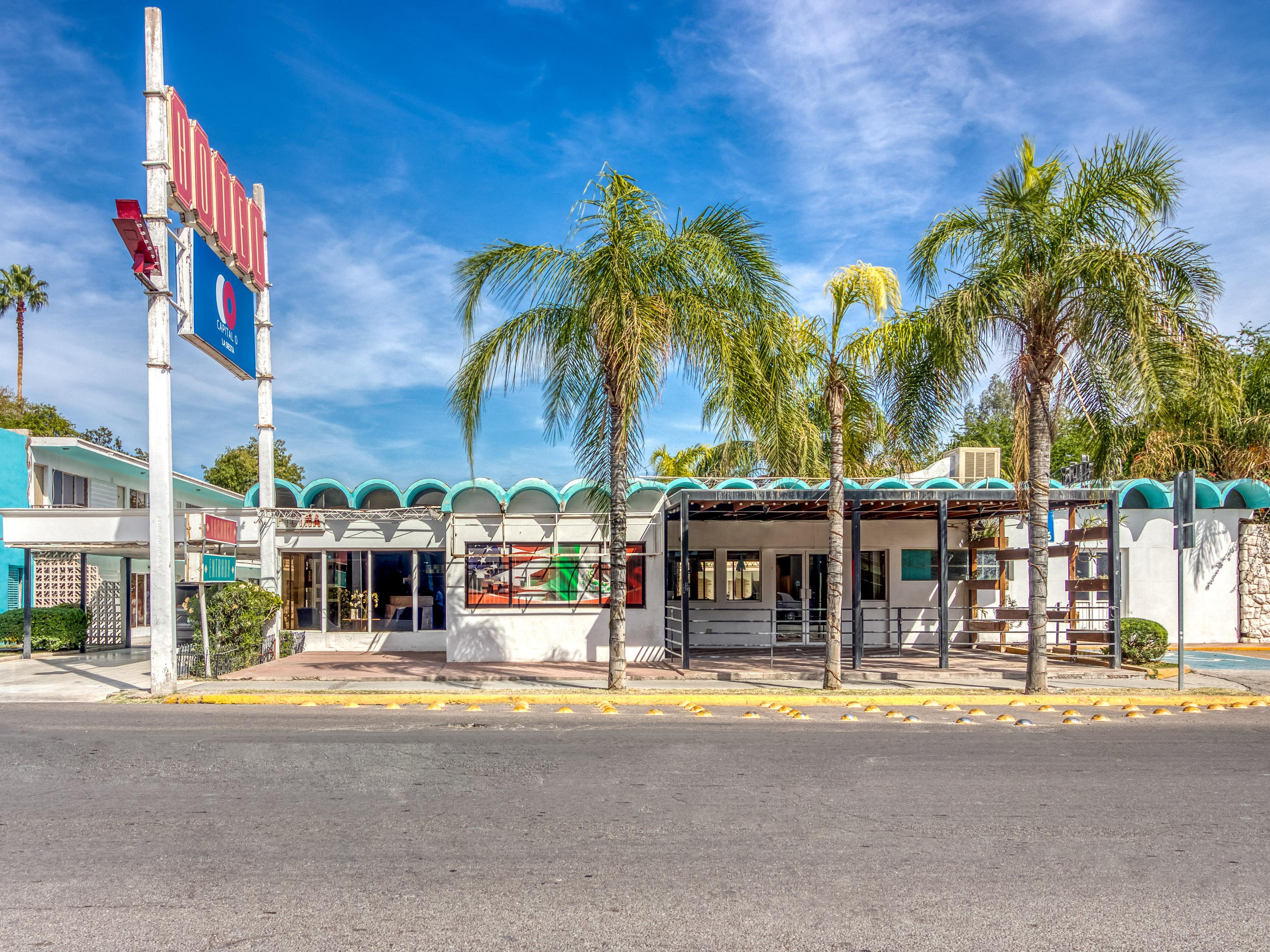 Capital O Hotel La Siesta, Gomez Palacio Extérieur photo